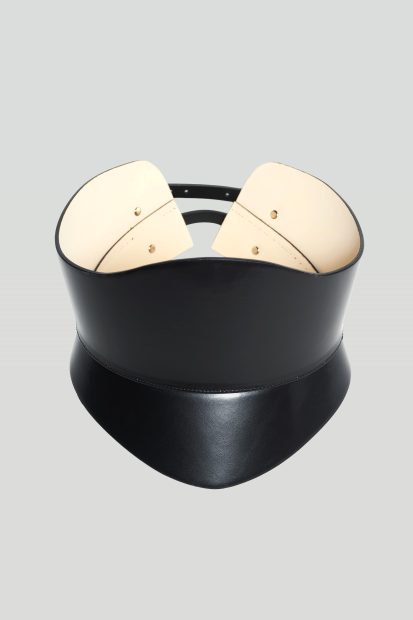 IMAN <p>wide belt in black