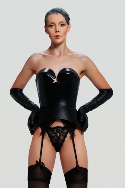 DE LAUER <p>black corset