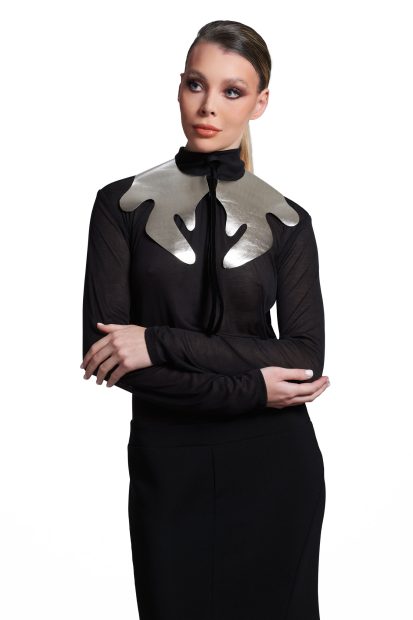 Tano <p> light gold leather collar